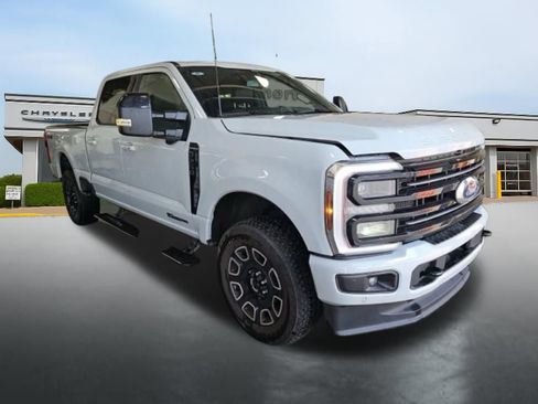 Used 2026 Ford F250 Platinum AWD/4WD image 3