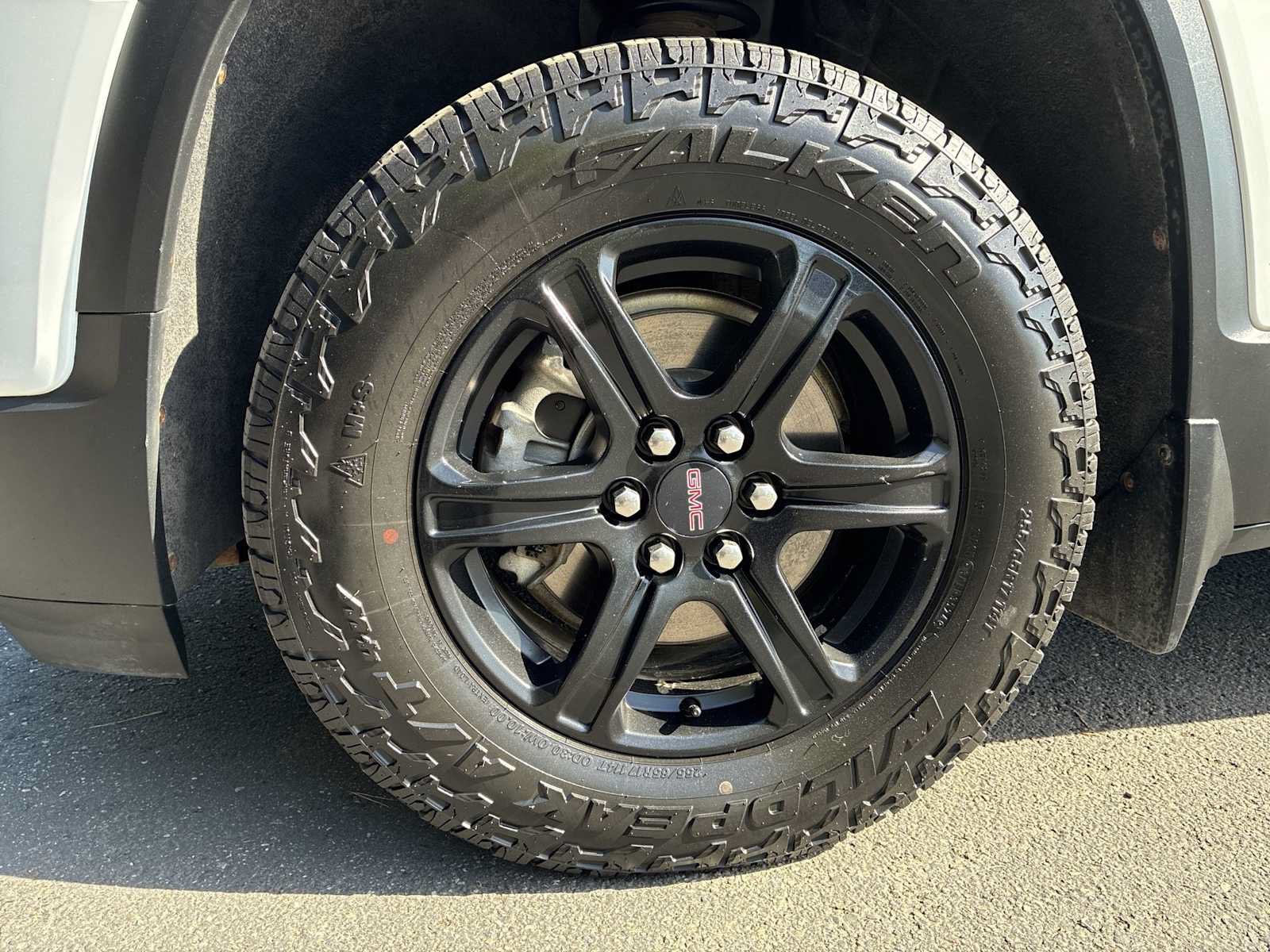 Used 2022 GMC Acadia AT4 w/ GMC Pro Grade Package AWD/4WD image 19