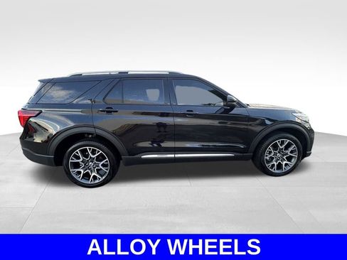 Used 2025 Ford Explorer Platinum w/ Ultimate Package image 3