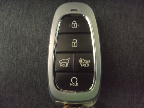 Used 2023 Hyundai Santa Fe SEL FWD image 32