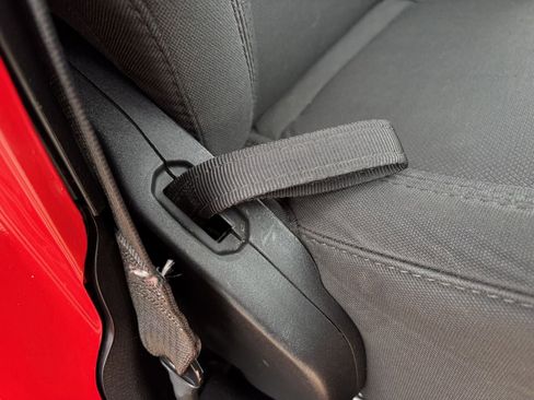 Used 2021 Jeep Wrangler Unlimited Sport image 32