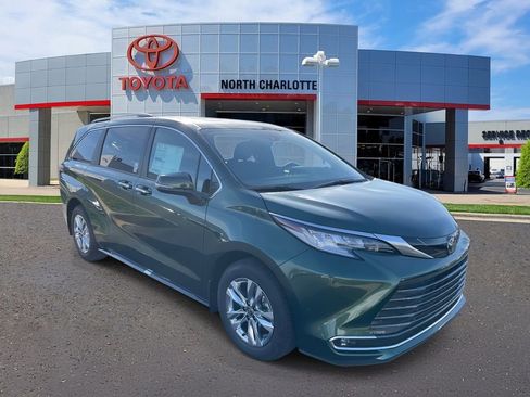 New 2026 Toyota Sienna Limited image 1