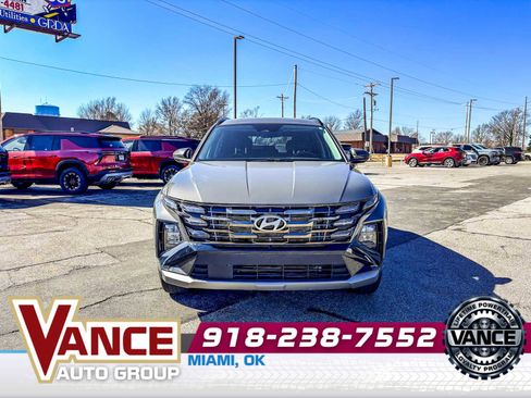 Used 2025 Hyundai Tucson SEL image 2