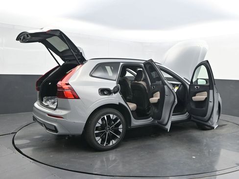 New 2026 Volvo XC60 B5 Plus w/ Protection Package Premier AWD/4WD image 29