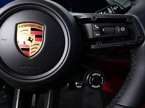 Certified 2025 Porsche Cayenne GTS image 11