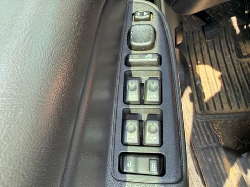 Used 2006 Chevrolet Silverado 2500 LT RWD image 17