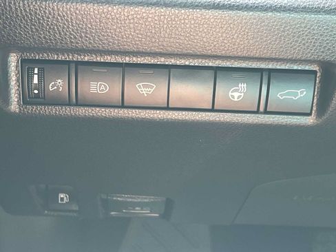 Used 2022 Toyota RAV4 XLE Premium AWD/4WD image 24