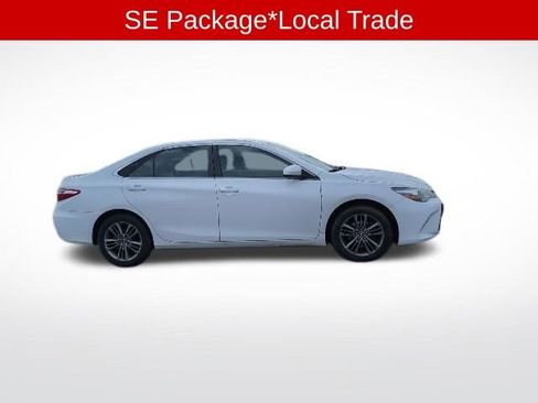 Used 2017 Toyota Camry SE FWD image 4
