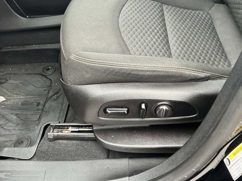 Used 2019 GMC Terrain SLE w/ Driver Convenience Package image 21