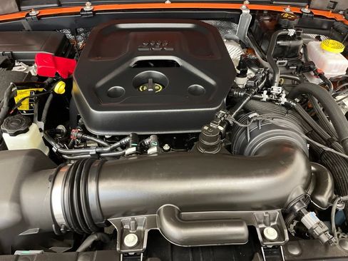 Certified 2025 Jeep Wrangler Sport AWD/4WD image 22