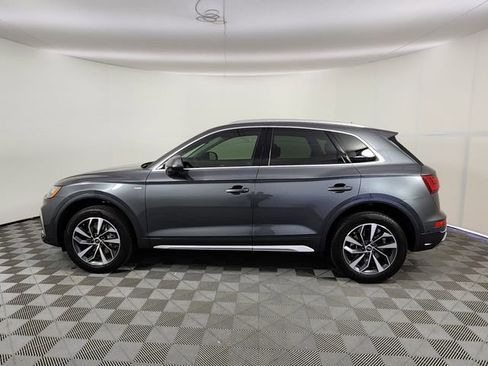 Used 2023 Audi Q5 2.0T Premium w/ Convenience Package image 2