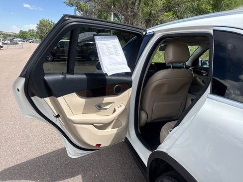 Used 2016 Mercedes-Benz GLC 300 4MATIC image 18