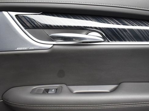 Certified 2024 Cadillac XT6 Premium Luxury w/ LPO, Floor Liner Package image 31