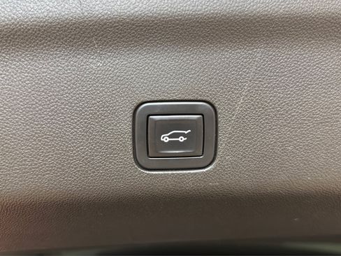 Used 2022 GMC Yukon SLT w/ SLT Premium Package AWD/4WD image 50