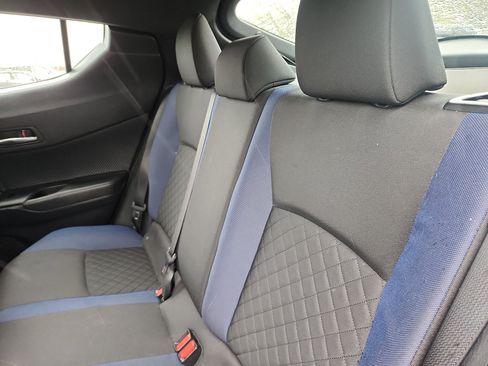 Used 2021 Toyota C-HR XLE FWD image 24