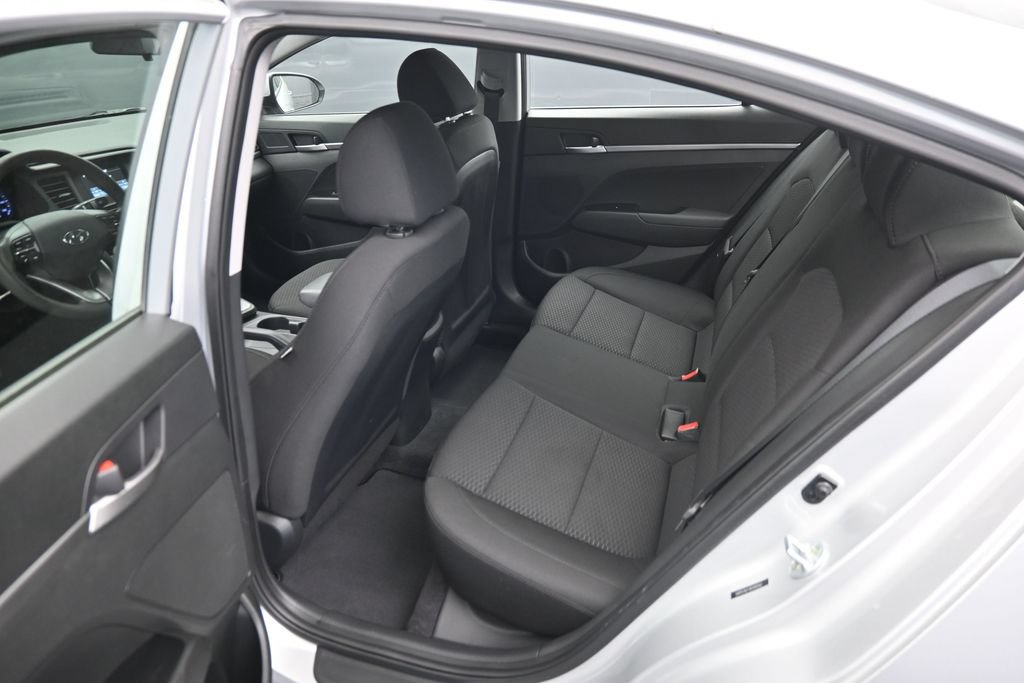 Used 2019 Hyundai Elantra SE w/ Cargo Package FWD image 10