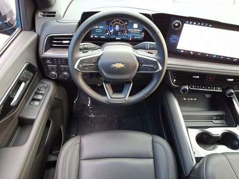 Used 2025 Chevrolet Tahoe LT image 13