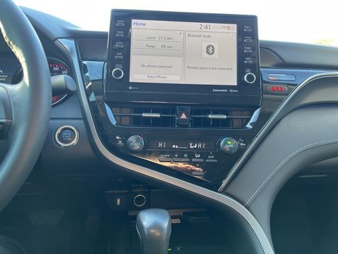 Used 2022 Toyota Camry XSE image 7