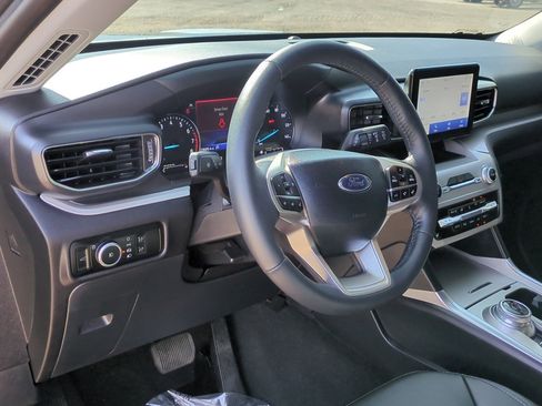 Used 2024 Ford Explorer XLT w/ Equipment Group 202A image 14