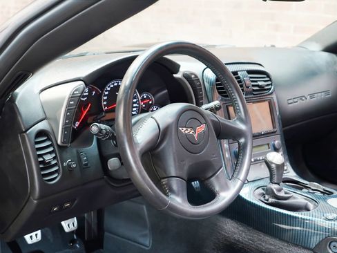 Used 2005 Chevrolet Corvette Convertible w/ Preferred Equipment Group RWD image 46