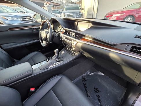 Used 2016 Lexus ES 350 w/ Navigation System Package FWD image 28