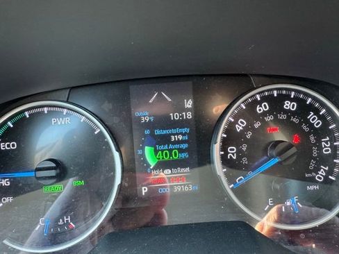 Used 2022 Toyota RAV4 XLE w/ Convenience Package image 12