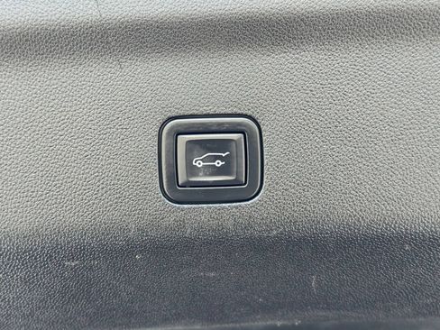 Used 2021 GMC Yukon SLT AWD/4WD image 9
