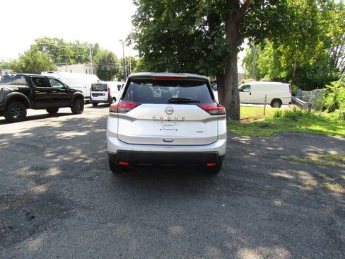 Used 2024 Nissan Rogue S AWD/4WD image 6