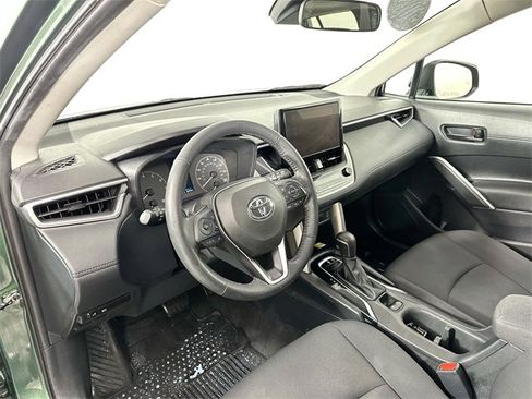 Used 2023 Toyota Corolla Cross LE image 17