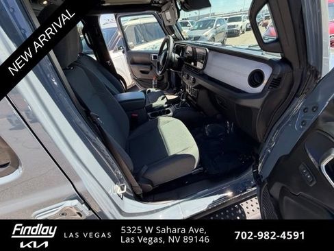 Used 2024 Jeep Wrangler Unlimited w/ Technology Group AWD/4WD image 15