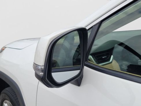 Used 2019 Toyota RAV4 XLE Premium FWD image 27