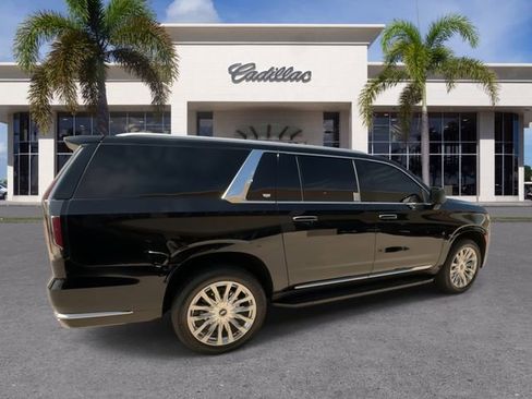 Used 2023 Cadillac Escalade ESV Premium Luxury RWD image 15