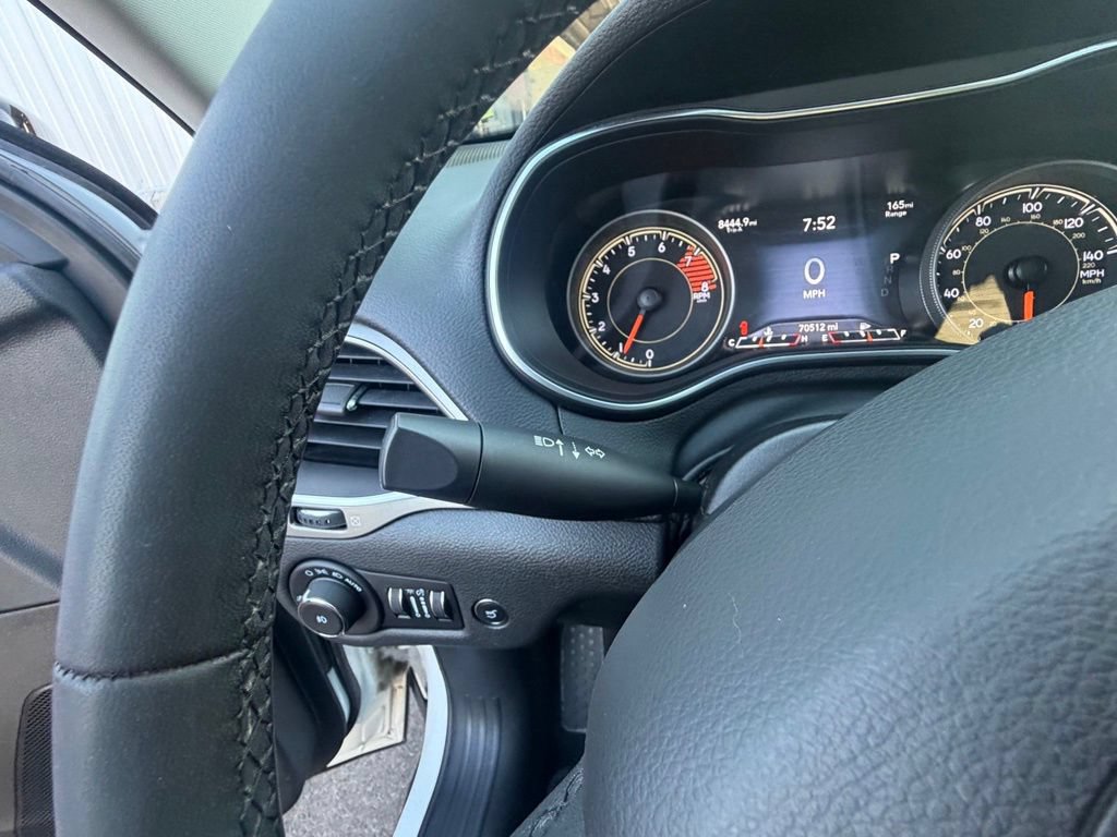 Used 2022 Jeep Cherokee Latitude Lux w/ Sun & Sound Group AWD/4WD image 39