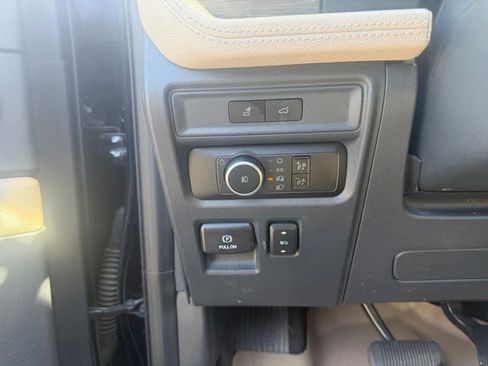 Used 2022 Ford Expedition Limited AWD/4WD image 16