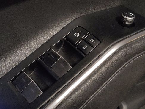 Used 2020 Toyota Highlander Limited image 27