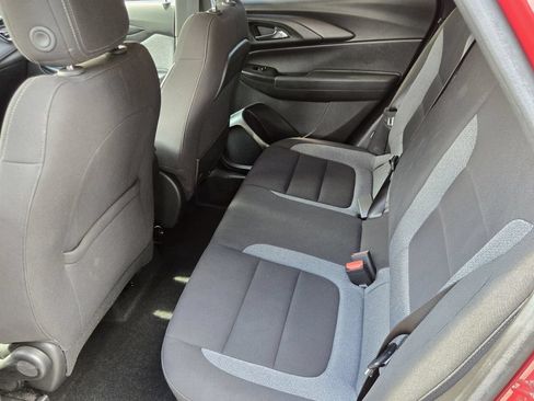 Used 2024 Chevrolet TrailBlazer LT FWD image 12