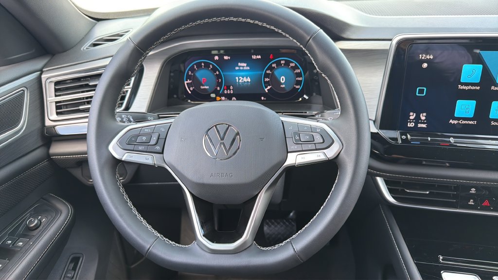 New 2026 Volkswagen Atlas Cross Sport SE FWD image 11