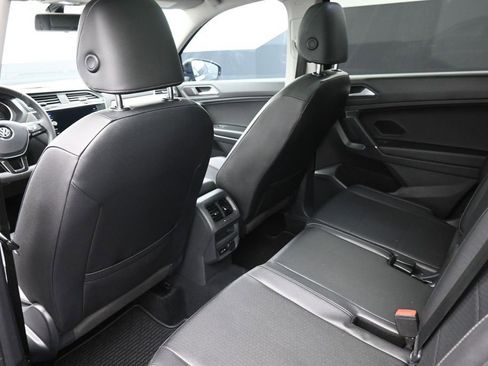 Used 2020 Volkswagen Tiguan SE w/ Panoramic Sunroof Package FWD image 25