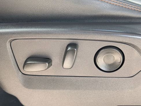 Used 2024 GMC Sierra 1500 AT4 w/ Technology Package AWD/4WD image 14