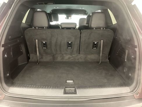 Used 2024 GMC Acadia Elevation w/ Trailering Package AWD/4WD image 17