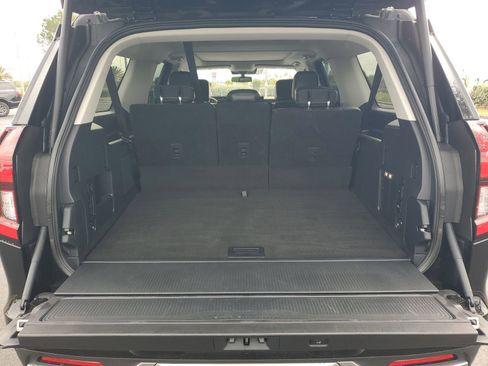 Certified 2025 Ford Expedition Max Platinum AWD/4WD image 8