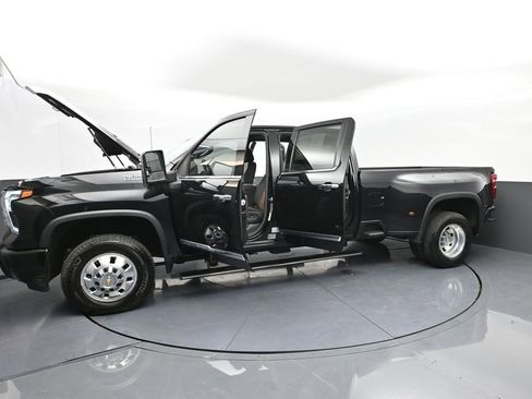 Used 2024 Chevrolet Silverado 3500 High Country w/ High Country Premium Package image 54