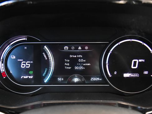 Used 2022 Kia Niro EX image 28