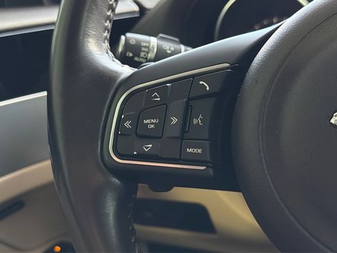 Used 2016 Jaguar XF Prestige RWD image 25