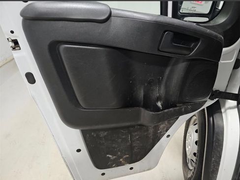 Used 2023 RAM ProMaster 2500 w/ Convenience Group FWD image 9