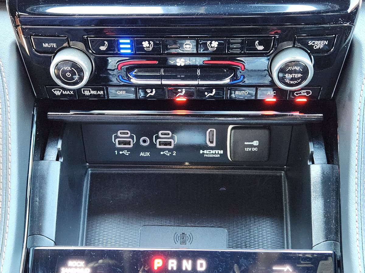 Used 2024 Jeep Grand Cherokee Summit AWD/4WD image 40