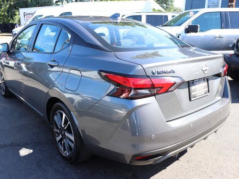 Used 2025 Nissan Versa SV FWD image 3