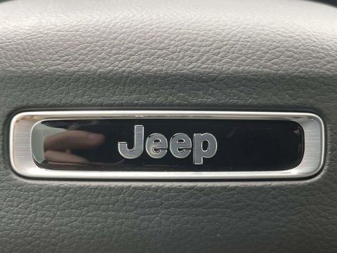 New 2025 Jeep Grand Cherokee Altitude RWD image 30
