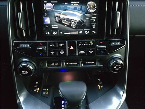 Used 2024 Lexus LX 600 4WD w/ Luxury Package image 28