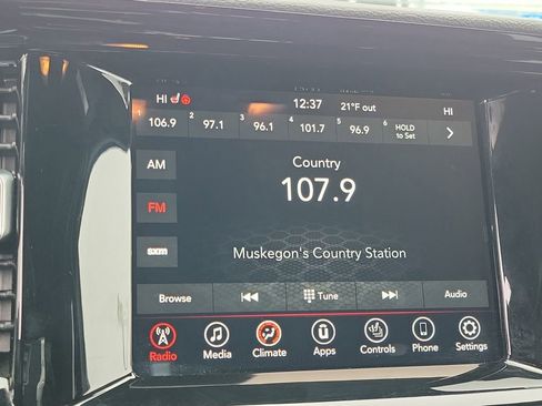 Used 2023 Dodge Durango SXT image 25